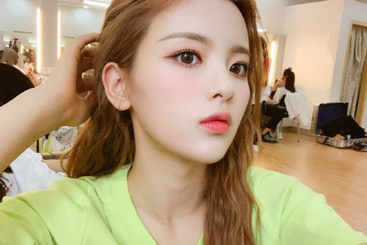 "Thần tiên tỷ tỷ" thế hệ mới được mời đóng quảng cáo, tham gia show truyền hình.