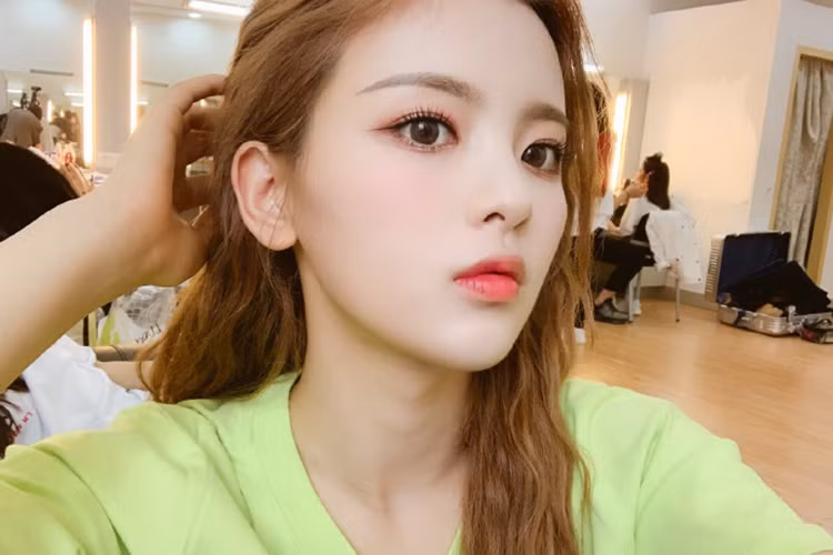 "Thần tiên tỷ tỷ" thế hệ mới được mời đóng quảng cáo, tham gia show truyền hình.