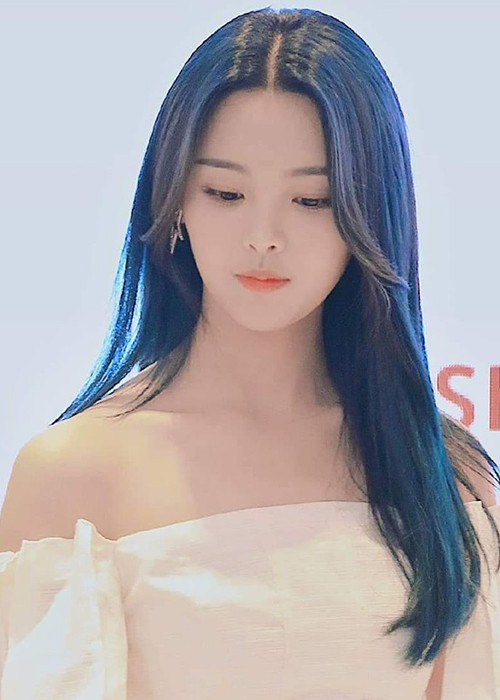 9x đóng vai của Song Hye Kyo bắt đầu được chú ý khi tham gia cuộc thi "Sáng tạo 101" năm 2018.