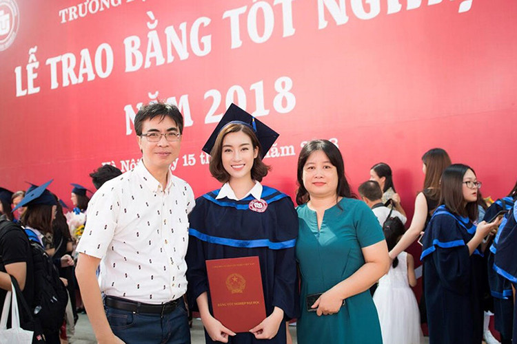 Trong mắt bố mẹ, Mỹ Linh là người con ngoan ngoãn, chăm chỉ học tập. Ảnh: FBNV