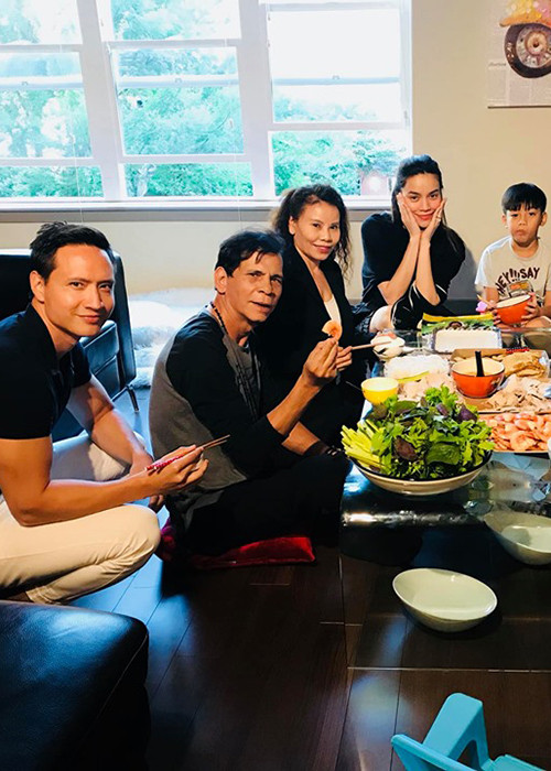 Giống như cặp đôi Đàm Thu Trang - Cường Đô la, Hà Hồ và Kim Lý cũng hẹn hò được 2 năm.