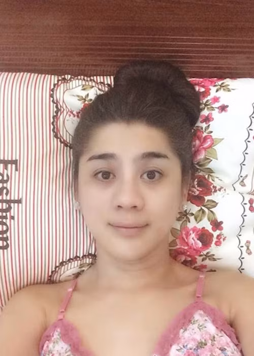 Mặt mộc của Lâm Khánh Chi được nhiều người nhận xét kém tươi tắn.