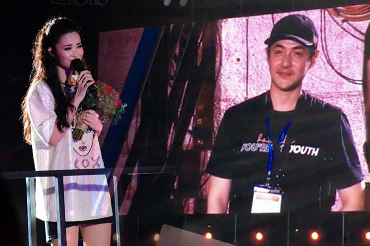 Về phía mình, Đông Nhi cảm ơn vì Ông Cao Thắng luôn ở bên, ủng hộ cô hết mình. Ảnh: Youtube