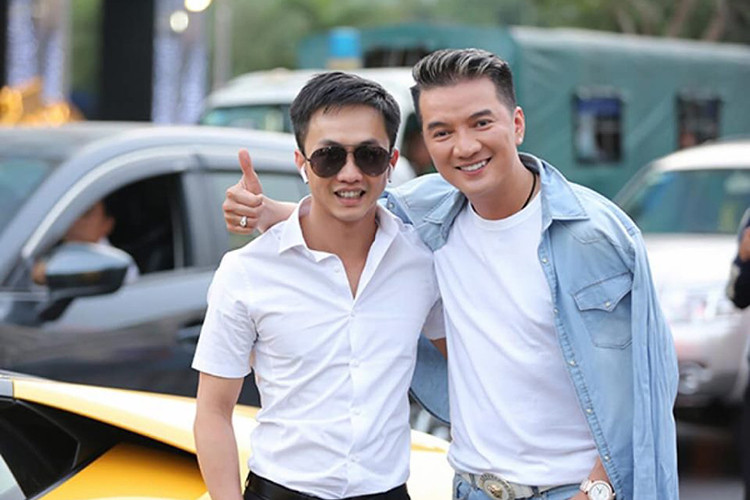 Dàn khách mời dự hôn lễ của Cường Đô la có tên nam ca sĩ Đàm Vĩnh Hưng. Ảnh: VTC