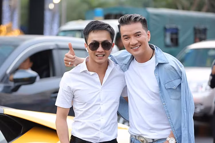 Dàn khách mời dự hôn lễ của Cường Đô la có tên nam ca sĩ Đàm Vĩnh Hưng. Ảnh: VTC