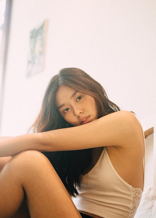 Hình ảnh Tường San trong một lần làm mẫu ảnh.