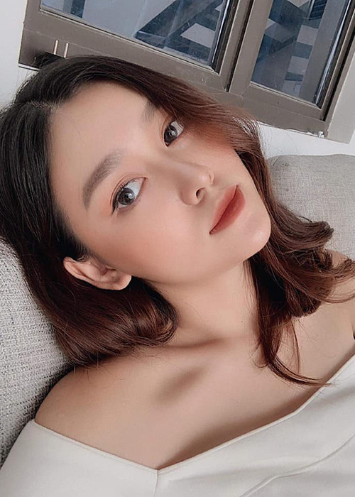 Theo Thế giới trẻ, Tường San được biết đến nhiều qua những bộ ảnh chụp lookbook, TVC quảng cáo.