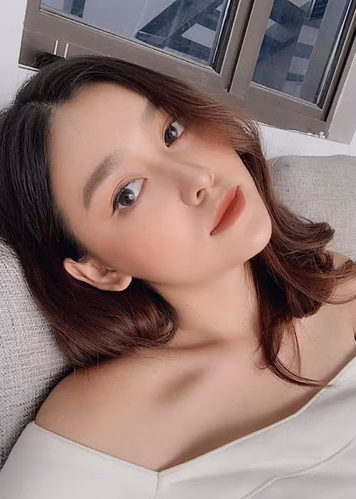 Theo Thế giới trẻ, Tường San được biết đến nhiều qua những bộ ảnh chụp lookbook, TVC quảng cáo.