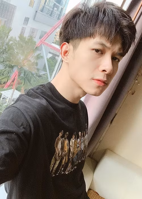 Anh Tú phủ nhận lộ clip, ảnh nhạy cảm. “Đây là ảnh đã được chỉnh sửa, cắt ghép. Tú cũng không hiểu người chỉnh sửa và tung ảnh này lên mạng có mục đích gì”, Anh Tú nói.