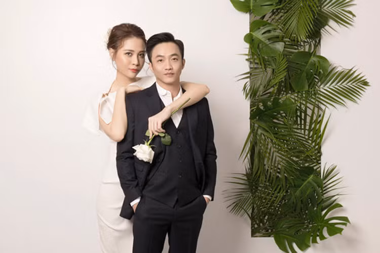 Chặng đường hẹn hò của cặp đôi này đầy ngọt ngào, một phần vì chuyện tình cảm được gia đình hai bên lẫn công chúng ủng hộ.