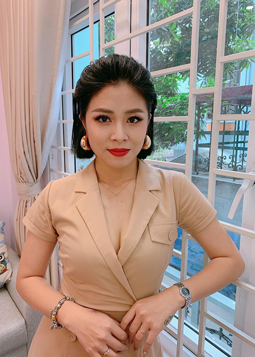 Hoàng Linh nay đã bước sang tuổi 34. Cô được khen sở hữu vẻ đẹp mặn mà.