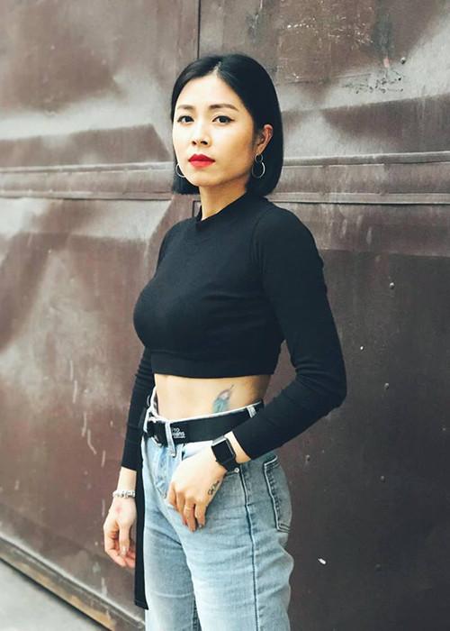 Sau khi ly hôn MC Trung Nghĩa, Hoàng Linh tìm được bến đỗ bình yên bên quay phim Mạnh Hùng.