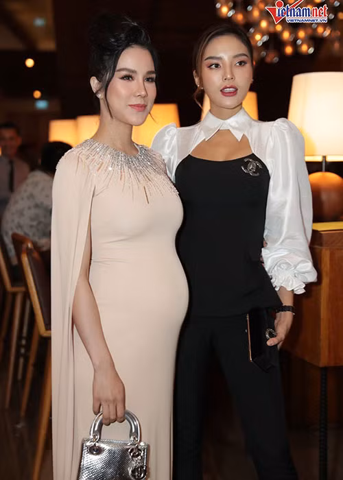 Diệp Lâm Anh đang mang bầu nên không thể làm phù dâu cho cô bạn thân.