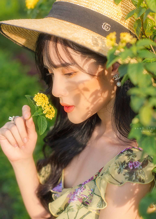 Cũng trong năm 2017, Huyền Trang dự thi Hoa hậu Biển Việt Nam. Tại sân chơi này, cô được xem là ứng viên nặng ký cho ngôi vị cao nhất.