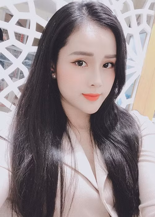 Thế nhưng, Huyền Trang chỉ lọt top 5 cuộc thi Hoa hậu Biển Việt Nam 2017 gây nhiều tiếc nuối.