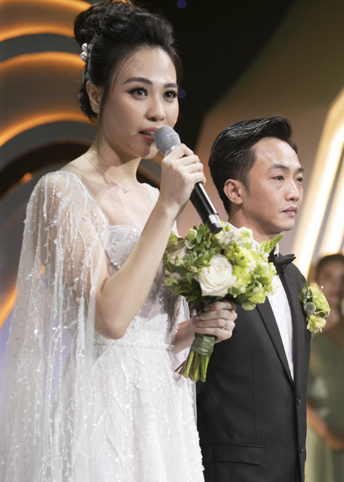 Theo Vnexpress, trong đám cưới, Đàm Thu Trang đã bày tỏ với hai người mẹ.