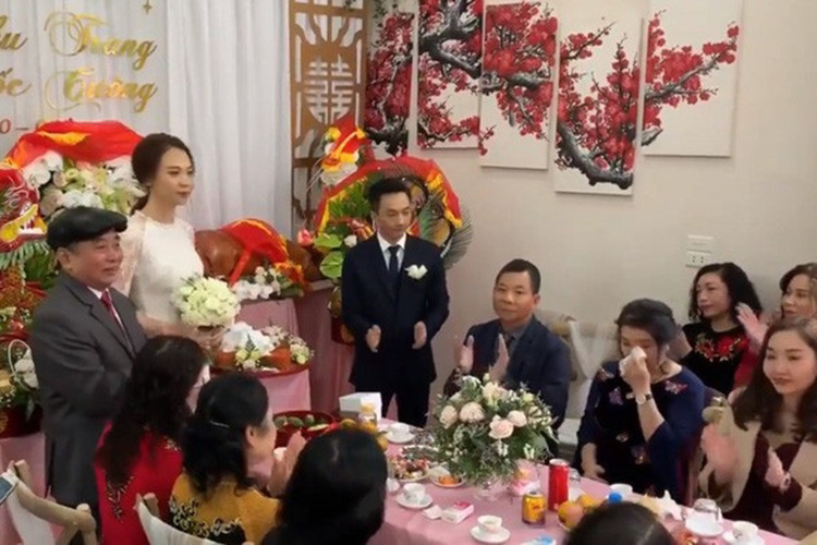 Hình ảnh gia đình hai bên của Cường Đô la và Đàm Thu Trang trong lễ cưới được giữ kín.