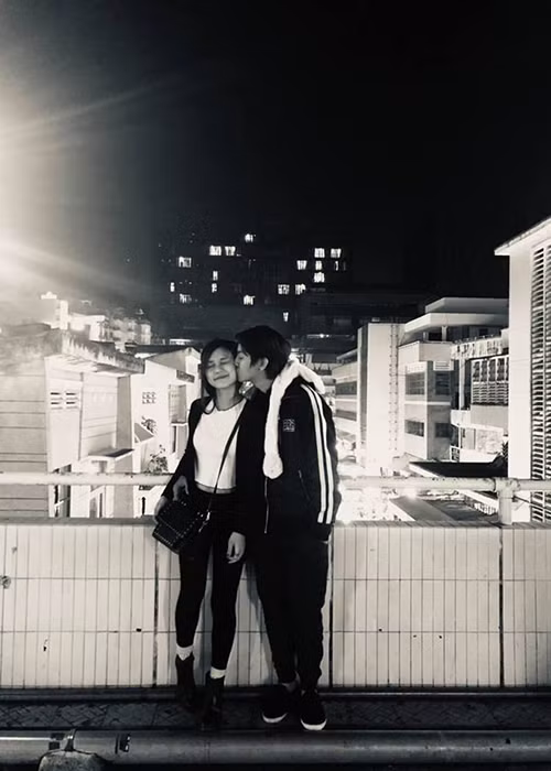 Thời gian rảnh rỗi, Hoài Lâm thường đi du lịch cùng bạn gái.