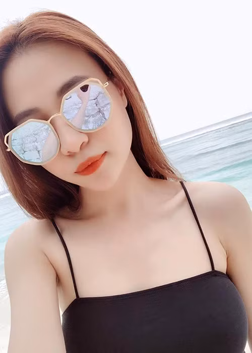 Đàm Thu Trang vốn xinh đẹp, trẻ trung. Từ ngày yêu Cường Đô la, cô lại càng gợi cảm.
