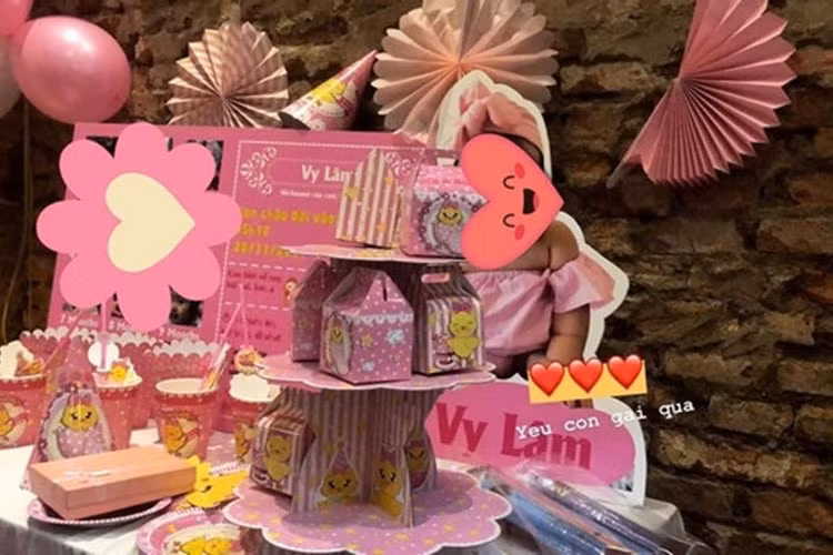 Tháng 11/2018, Hoài Lâm vướng nghi vấn tổ chức tiệc thôi nôi cho con gái.