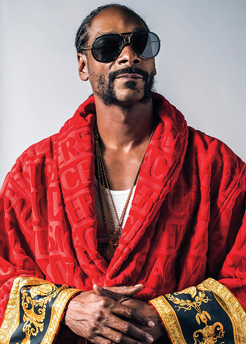 Snoop Dogg cũng từng bị nghi ngờ có liên quan tới cái chết của một đối thủ. Tuy nhiên, nhờ tài năng của luật sư bào chữa mà anh thoát tội.
