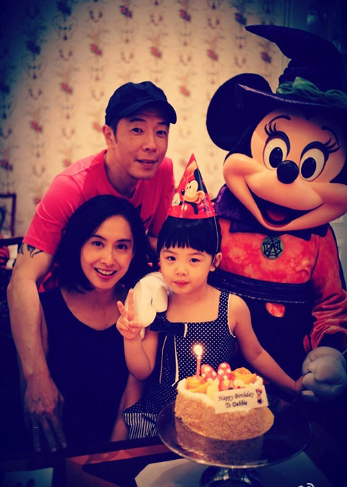 Cặp đôi hiện có một cô con gái tên Huỳnh Oanh. Bé không được thừa hưởng nhiều nét đẹp của Chu Ân mà càng lớn càng giống cha.