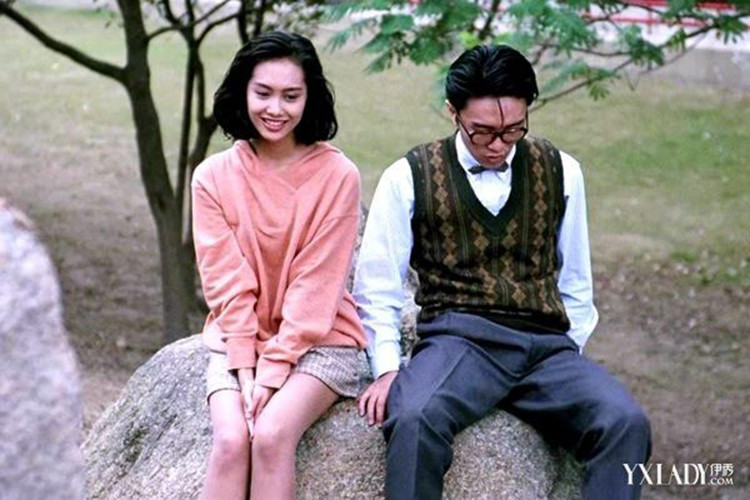 Châu Tinh Trì được cho là vẫn dằn vặt sau khi mối tình với Chu Ân đổ vỡ và đây cũng là lý do vua hài chưa kết hôn khi đã ở độ tuổi 57.