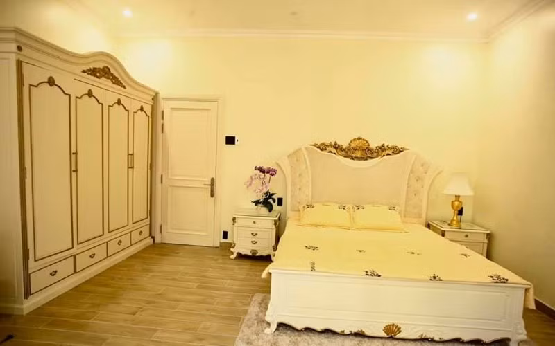 Căn nhà rộng đủ không gian để cả gia đình quây quần bên nhau.