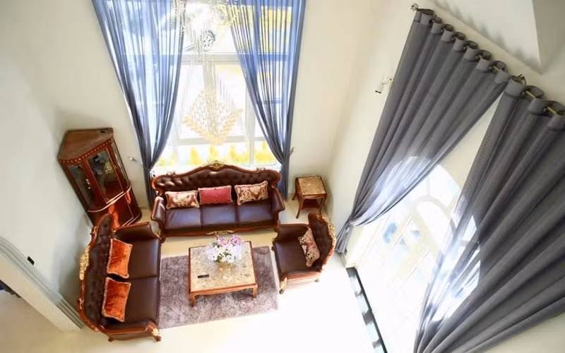 Biệt thự của diễn viên Đoàn Minh Tài trang trí bằng những vật liệu xây dựng ngoại nhập, nội thất cao cấp theo tiêu chuẩn châu Âu.