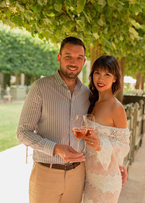 Vóc dáng của Hà Anh sau khi sinh con vẫn chuẩn siêu mẫu.