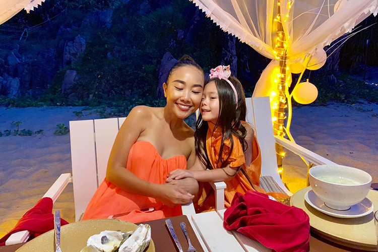 Đoan Trang là sao Việt lấy chồng Tây có tổ ấm vô cùng hạnh phúc.