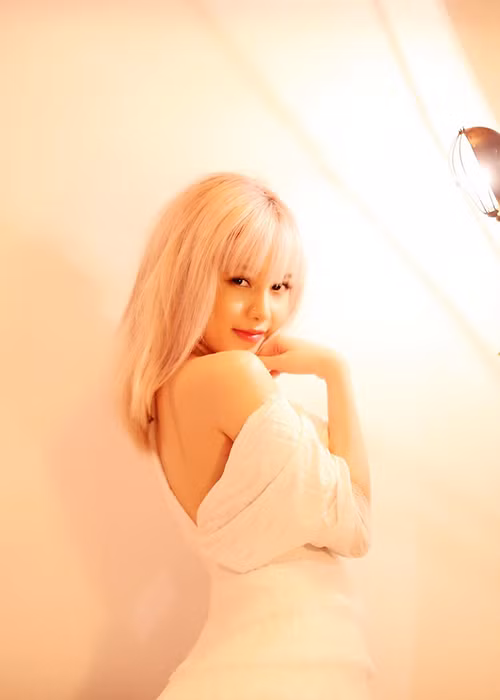 Thiều Bảo Trâm sinh năm 1994, bằng tuổi Sơn Tùng.