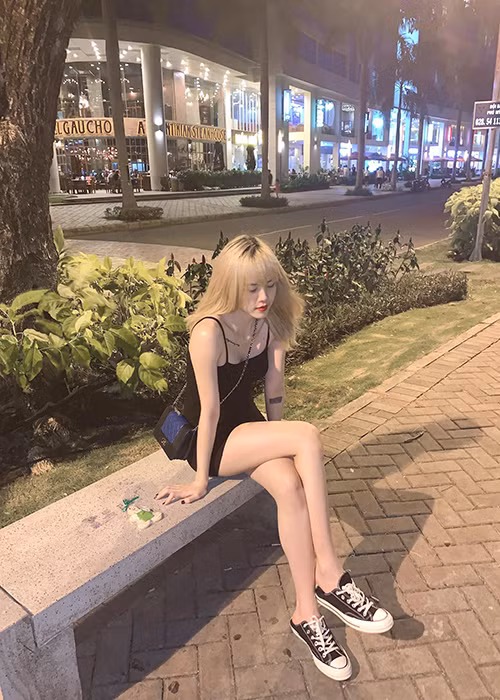 Bạn gái tin đồn của Sơn Tùng khá tích cực tung các sản phẩm âm nhạc.