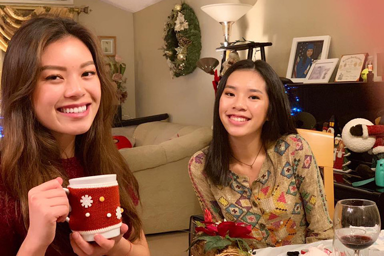 Bước sang tuổi 16, Sophia xinh đẹp không kém cạnh chị gái.