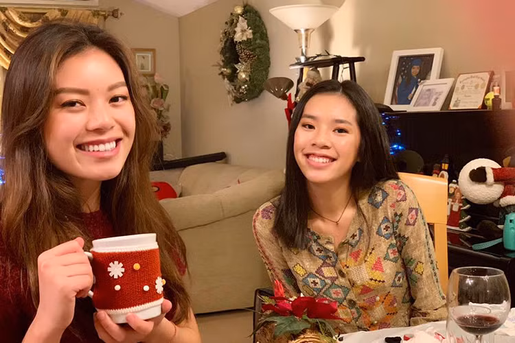 Bước sang tuổi 16, Sophia xinh đẹp không kém cạnh chị gái.