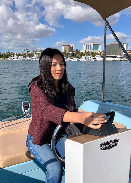 Cô con gái thứ hai của Quang Minh được nhận xét giống mẹ nhiều hơn bố.