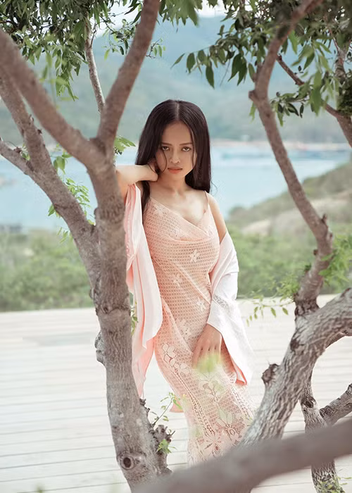 Đến nay, khi phải một mình nuôi con, Thanh Trúc cho rằng mình đã gặp sai lầm lớn của tuổi trẻ. Xem video "Vì sao đàn ông đều mê Ngọc Trinh?". Nguồn Youtube/vtc