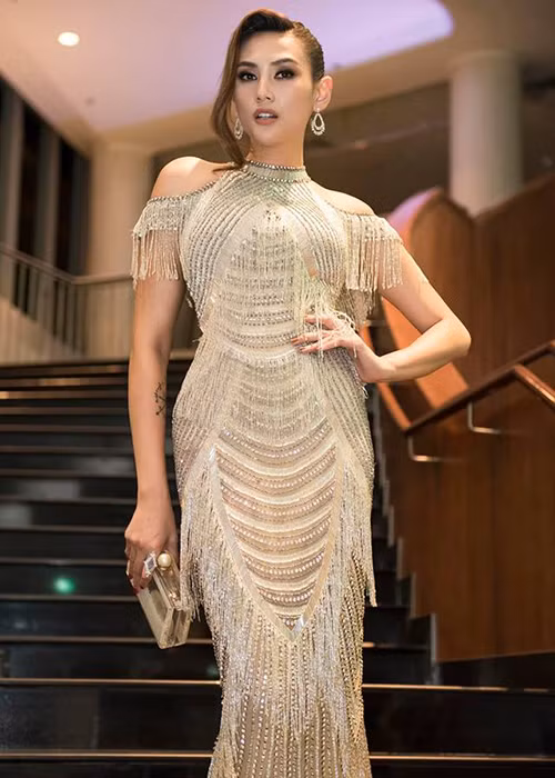 Võ Hoàng Yến cũng từng làm người thứ ba. Cô kể người đàn ông cô yêu nói dối vợ chồng rạn nứt khiến cô tin đó là sự thật.