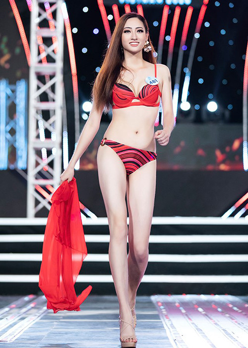 Hình ảnh Thùy Linh gợi cảm trong trang phục bikini tại vòng chung khảo phía Bắc cuộc thi Miss World Việt Nam 2019.