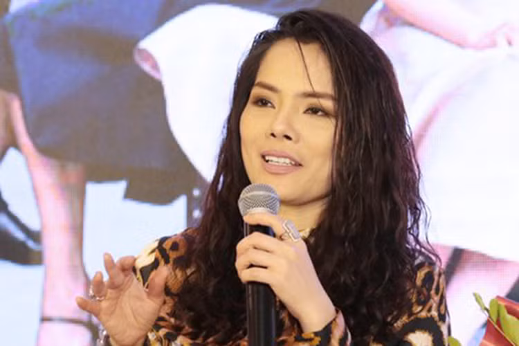 Nữ diễn viên Kiều Thanh đang trở thành tâm điểm vì lời thừa nhận cô là vợ hai, chồng chưa ly hôn. Đặc biệt nữ diễn viên còn được vợ cả yêu mến. Ảnh: Vietnamnet