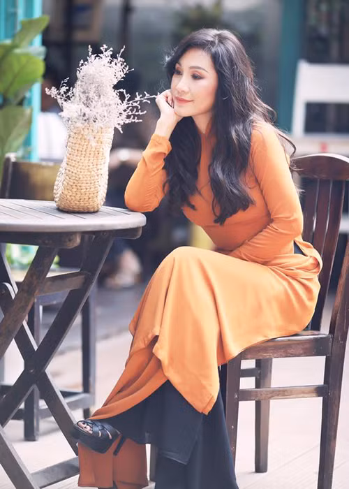 Nữ nghệ sĩ hải ngoại hiện tập trung cho công việc.