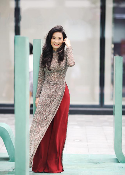 Hồng Đào cho biết, cô đã bước ra khỏi cuộc hôn nhân kéo dài 24 năm.