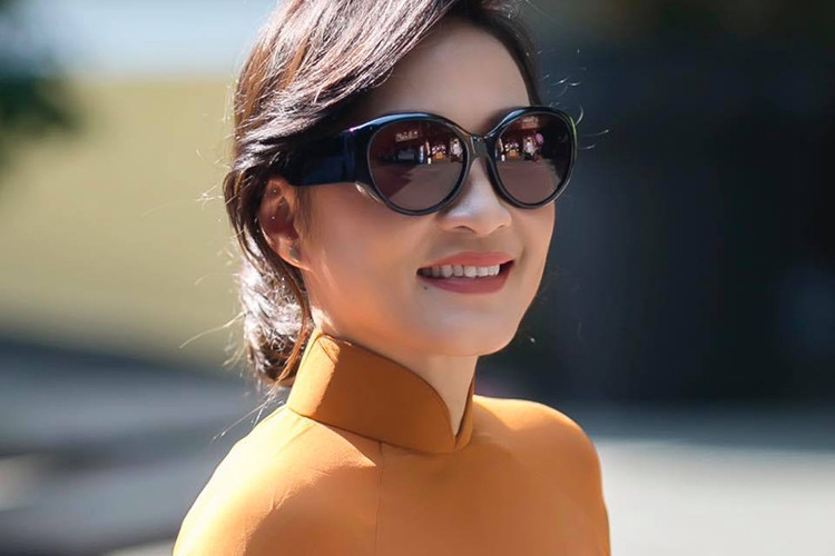 Đông đảo bạn bè, đồng nghiệp và người hâm mộ động viên Hồng Đào sau thông tin hôn nhân của cô tan vỡ.