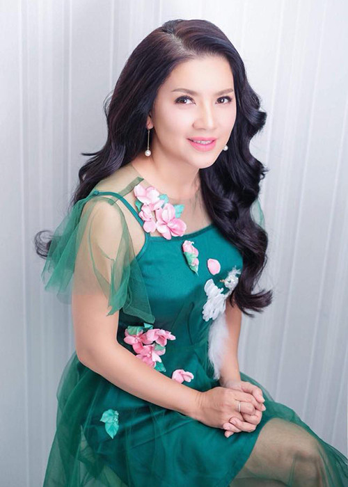 Năm 2018, Ngọc Trinh tiếp tục vướng nghi vấn ly hôn. Lập tức, nữ diễn viên lên tiếng phủ nhận.