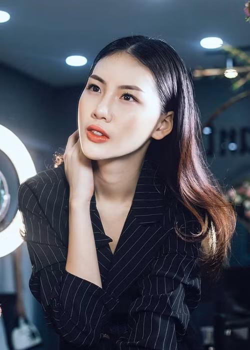 Chân dài 9x cũng từng chinh chiến cuộc thi Hoa hậu Biển Việt Nam Toàn cầu 2018 nhưng sớm dừng bước.