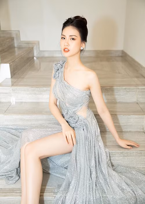 “Họ nói chuyện thông qua một người chị của tôi, nhưng chị ấy biết tính tôi như thế nào nên từ chối thẳng”, Quỳnh Hoa nói.