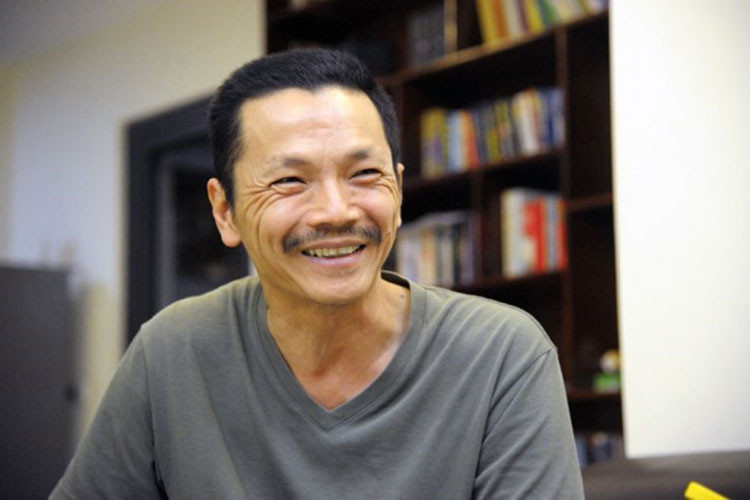 Khi Nhà hát kịch Việt Nam có khóa đào tạo diễn viên đầu tiên, Trung Anh được mọi người khuyên đăng ký tham gia. Sau khi học xong, anh lên đường nhập ngũ rồi quay trở lại làm diễn viên ở nhà hát. Ảnh: Vietnamnet