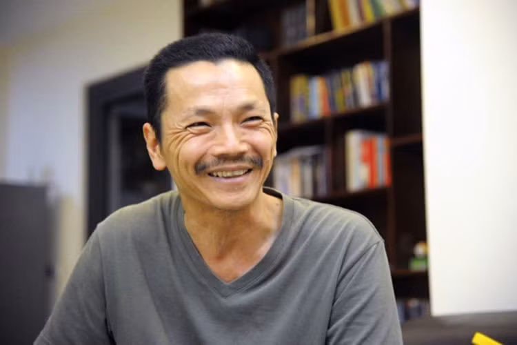 Khi Nhà hát kịch Việt Nam có khóa đào tạo diễn viên đầu tiên, Trung Anh được mọi người khuyên đăng ký tham gia. Sau khi học xong, anh lên đường nhập ngũ rồi quay trở lại làm diễn viên ở nhà hát. Ảnh: Vietnamnet