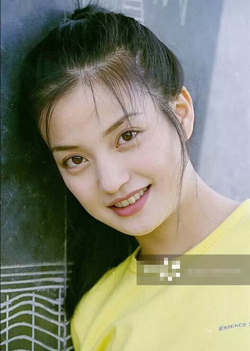 Trieu Vy: Tu dep thuan khiet den mat chay xe, xau kho tuong