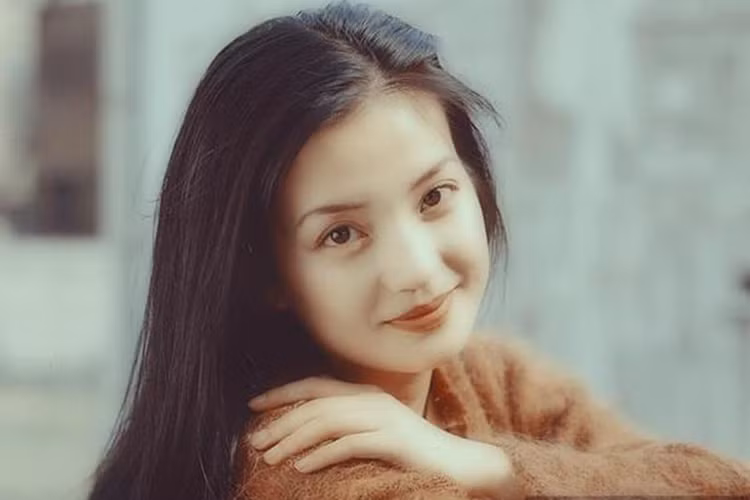 Nhan sắc thời thanh xuân của Triệu Vy khiến bao chàng trai say đắm, trong đó có cả Huỳnh Hiểu Minh.